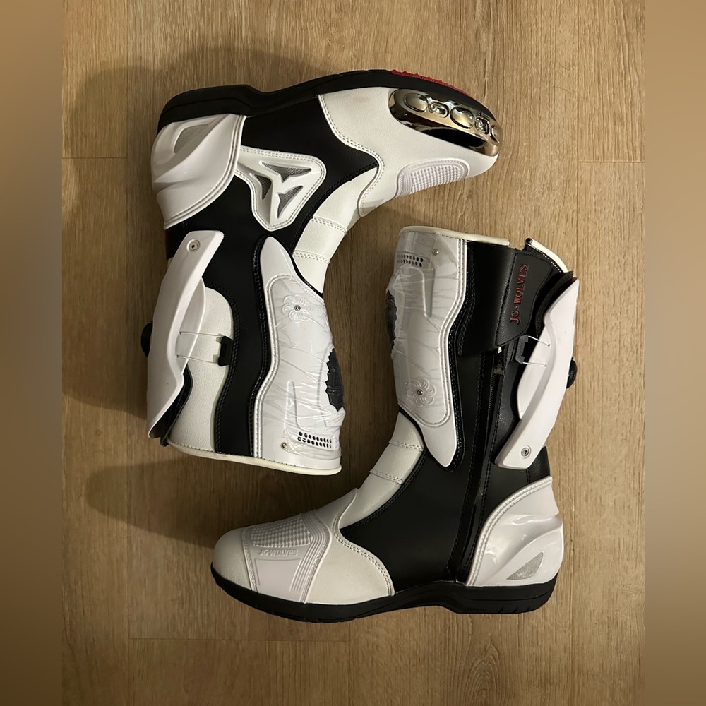 JG-Wolves Motorcycle Boots (racing, touring, protective moto boots)